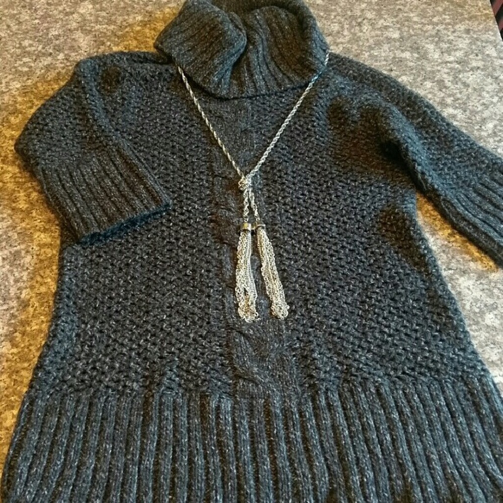 Grey Tunic Sweater: Kenar